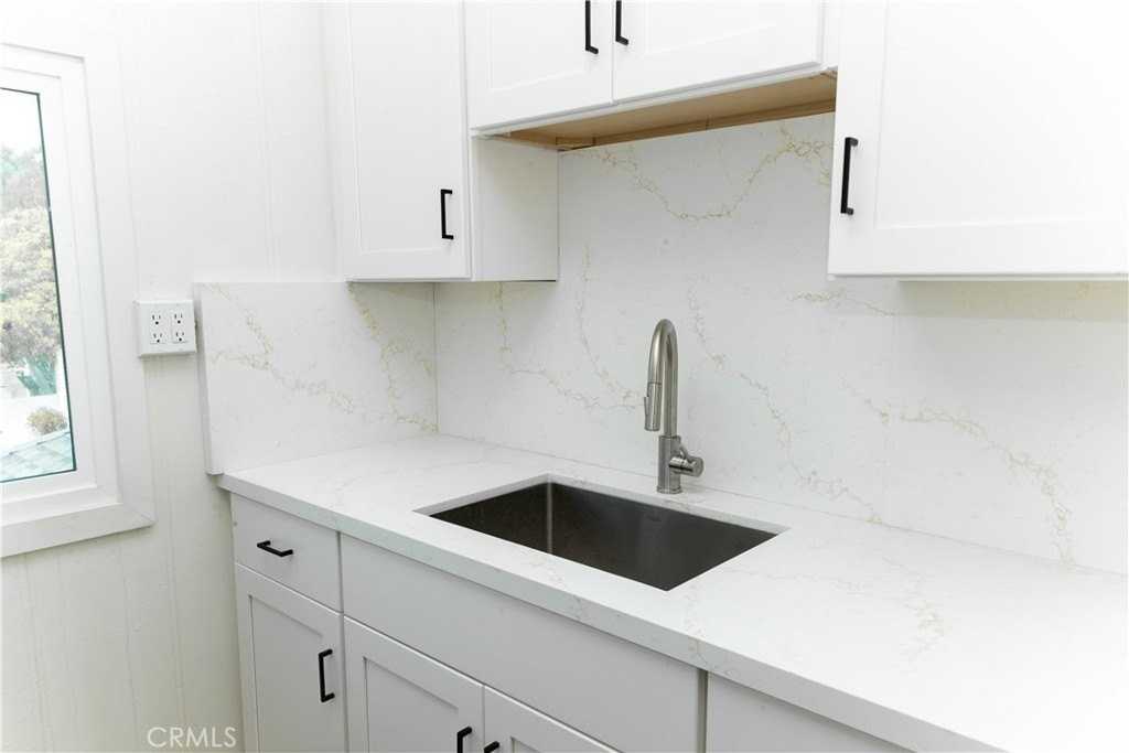 357 Mermaid St #B - Photo 5 of 8