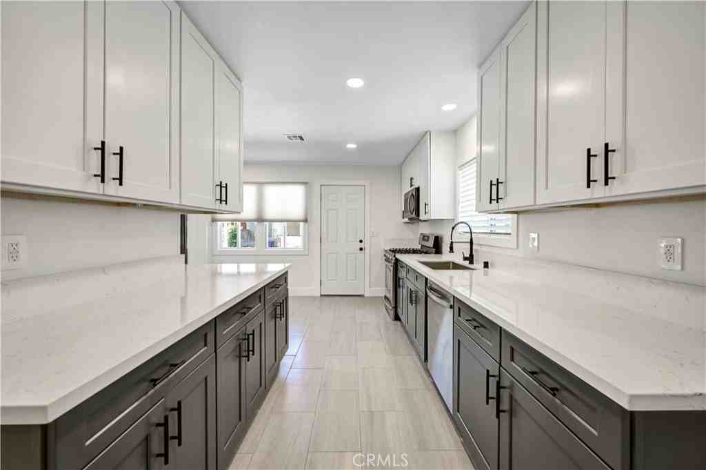 3948 San Marcos Ave - Photo 4 of 13