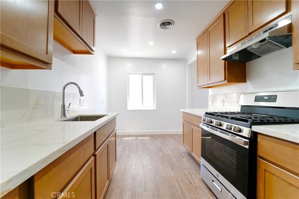 2008 Junipero Ave - Photo 4 of 9