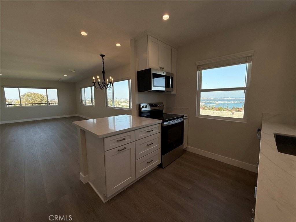 665 W 34th St #4 - Photo 2 of 14