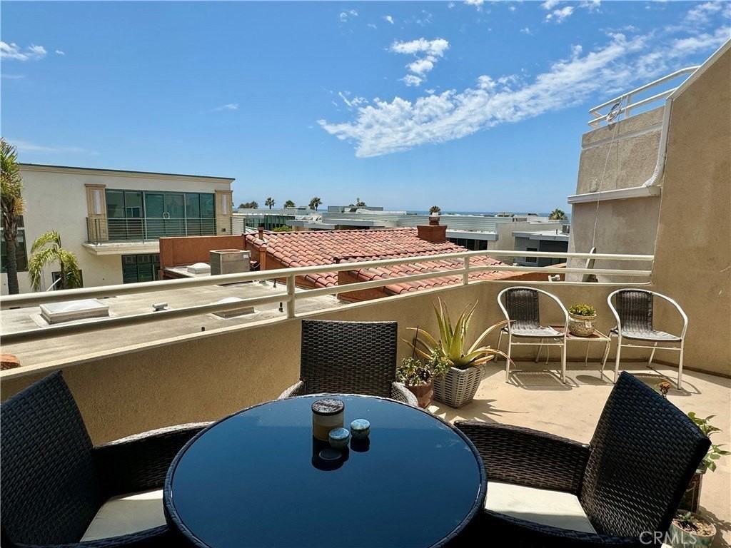 1342 Manhattan Ave - Photo 2 of 19