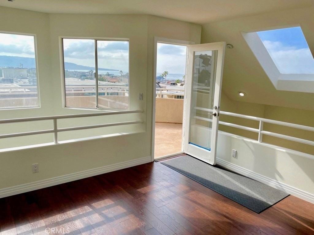 1342 Manhattan Ave - Photo 7 of 19