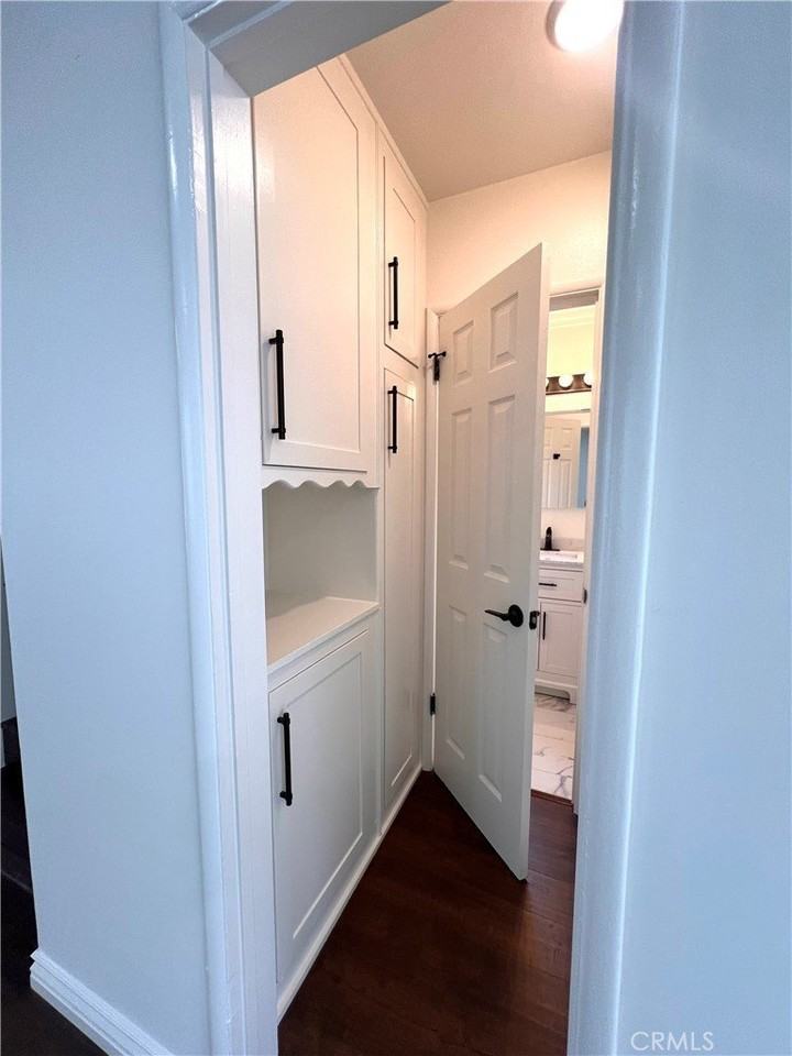 1218 19th St - Photo 5 of 26