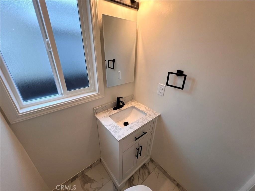 1218 19th St - Photo 6 of 26