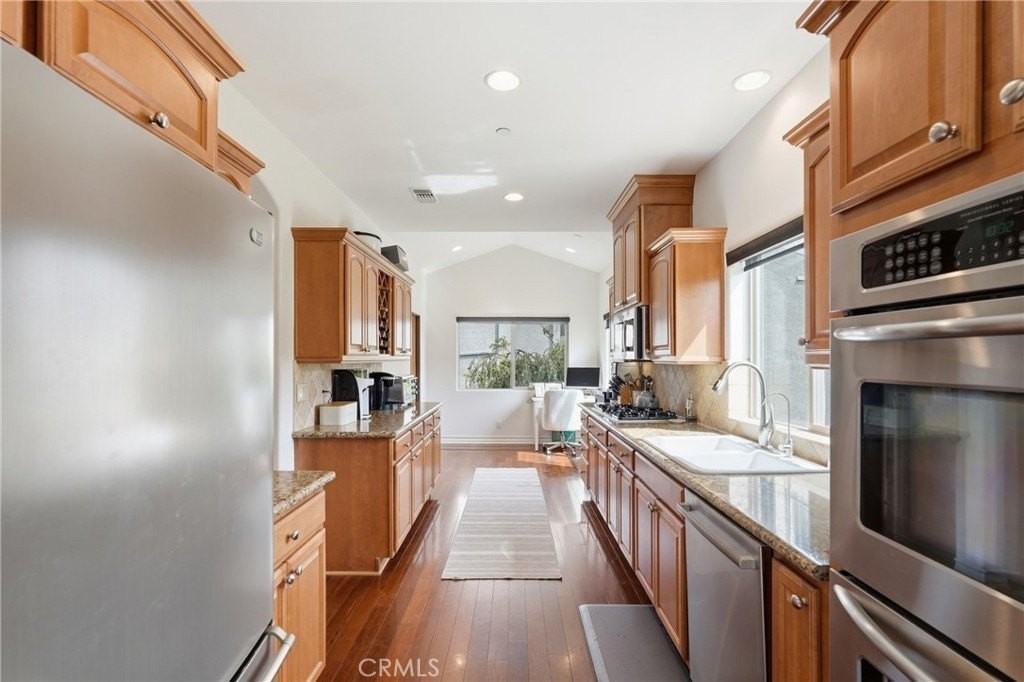 2111 Carnegie Ln #C - Photo 5 of 32