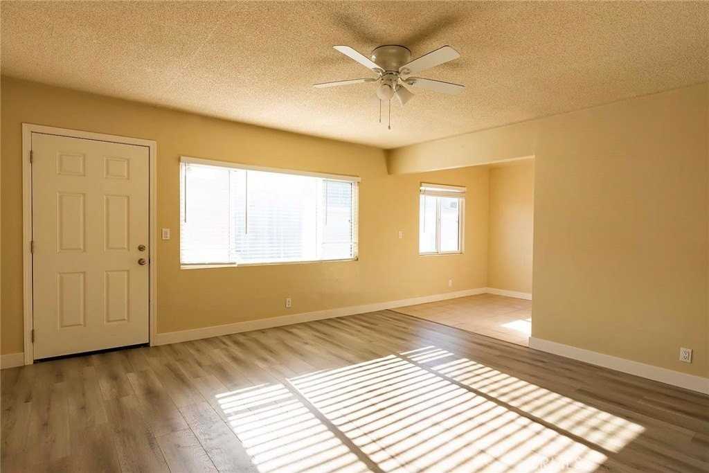 607 Loma Dr - Photo 5 of 25