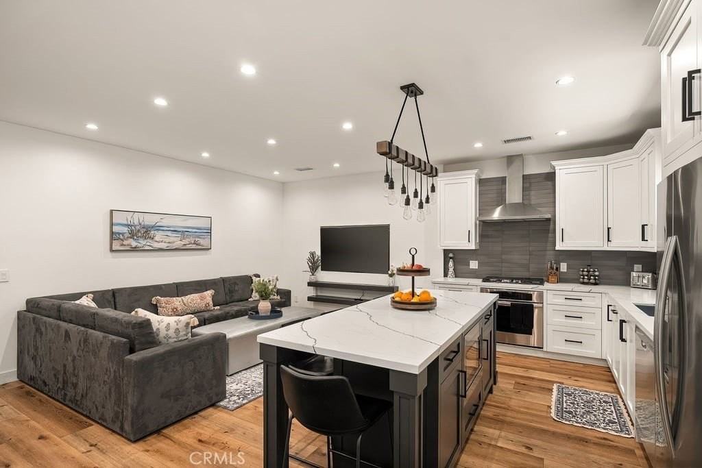 5332 Natick Ave - Photo 4 of 18