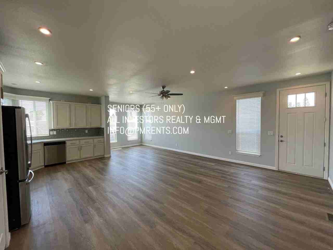 141 Douglas Dr #1 - Photo 5 of 19