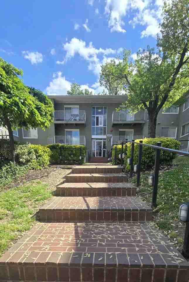 4473 B St Se #1