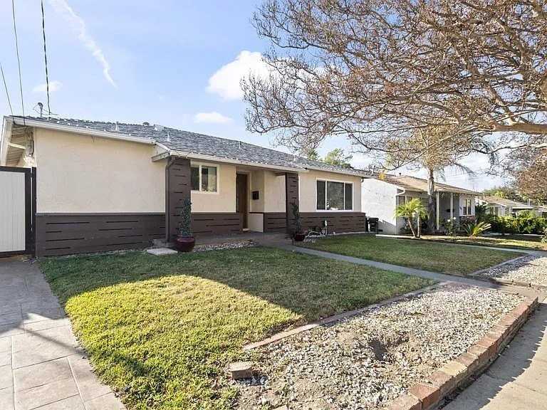 8315 Valecrest Dr - Photo 2 of 30