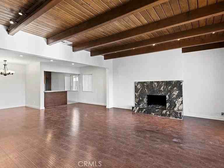 8315 Valecrest Dr - Photo 4 of 30