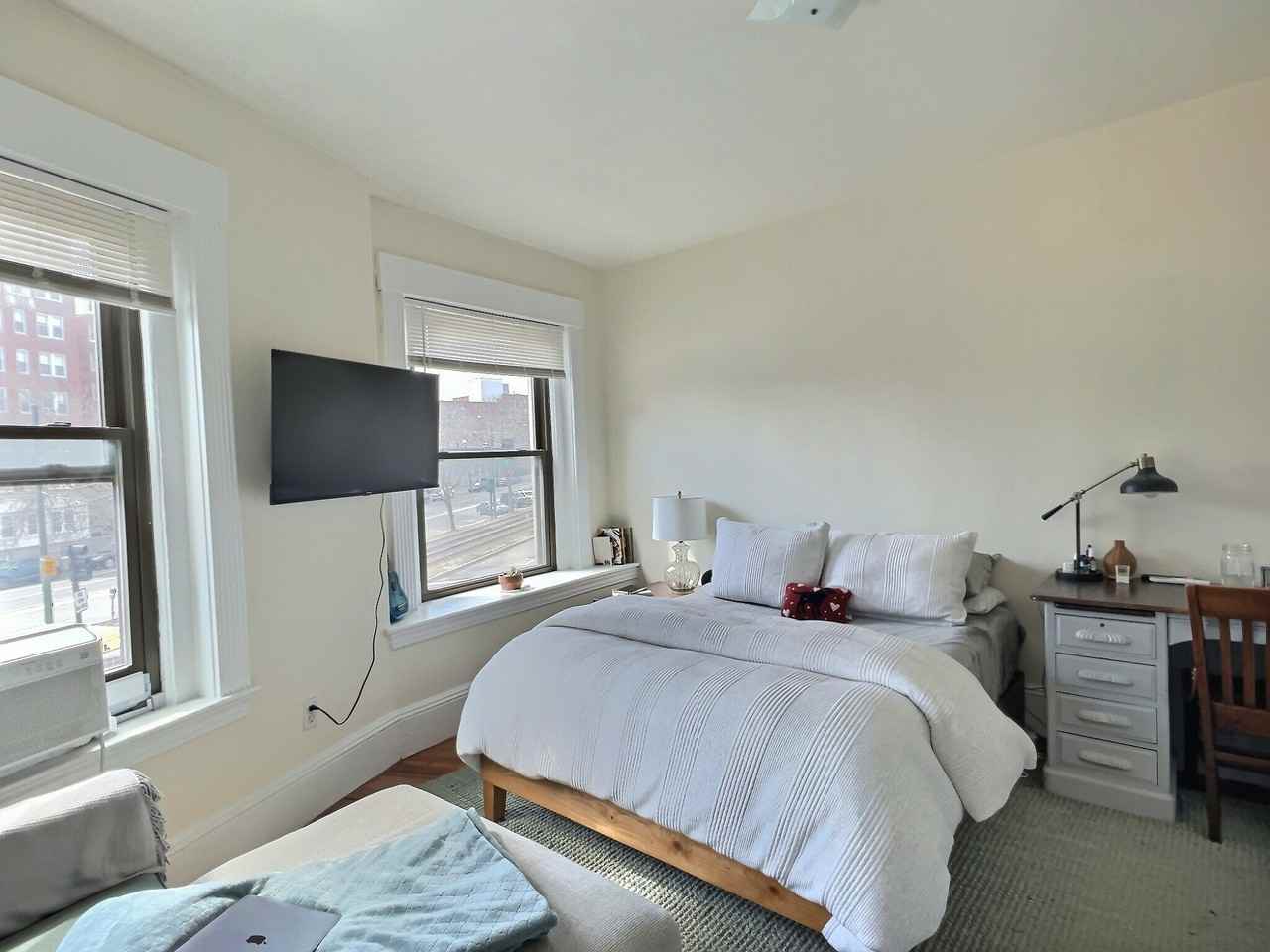 1390 - 1Beacon St #1 - Photo 3 of 14