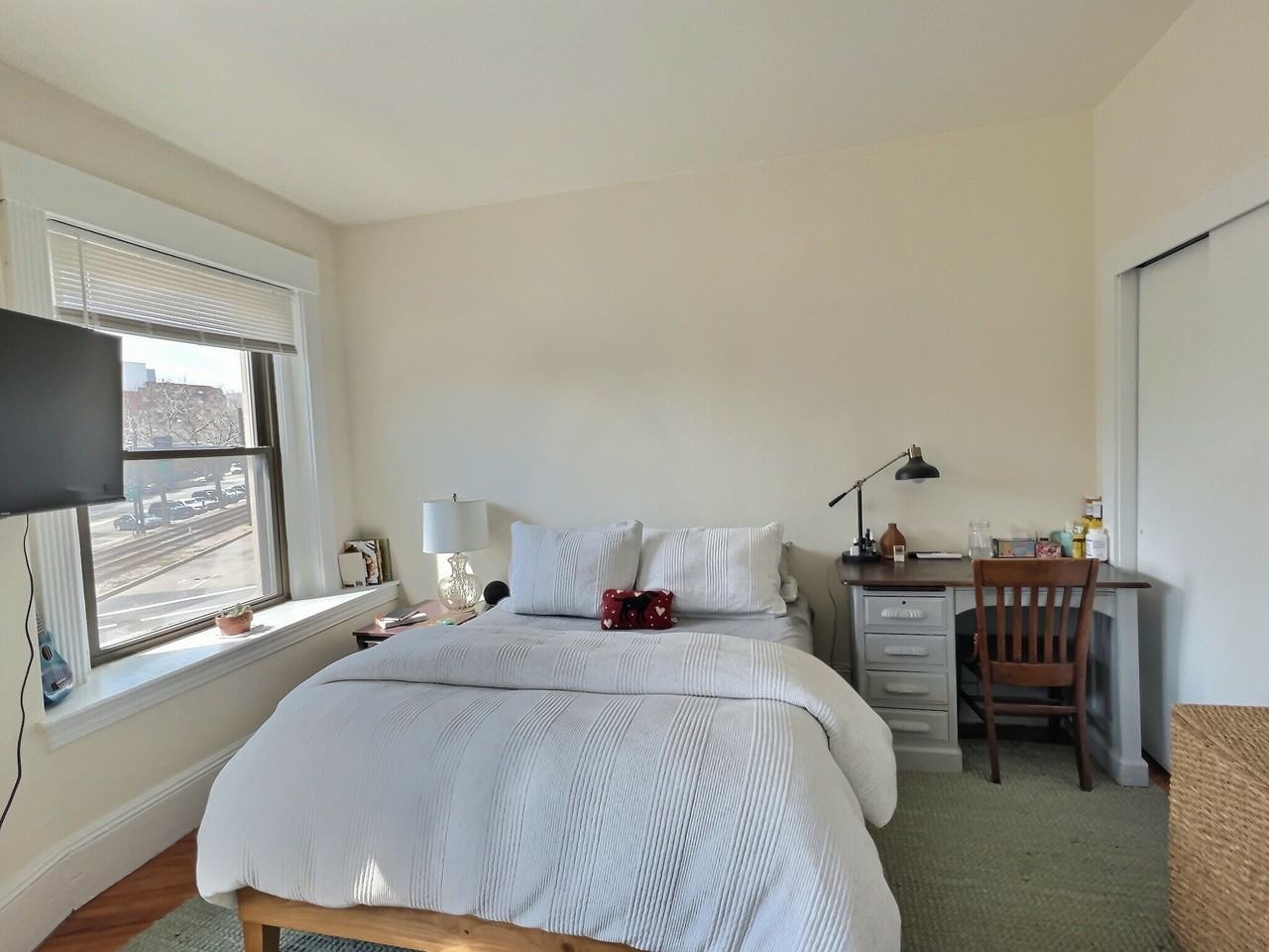 1390 - 1Beacon St #1 - Photo 4 of 14