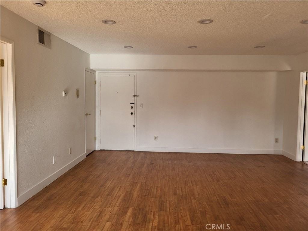 18530 Hatteras St #333 - Photo 2 of 12