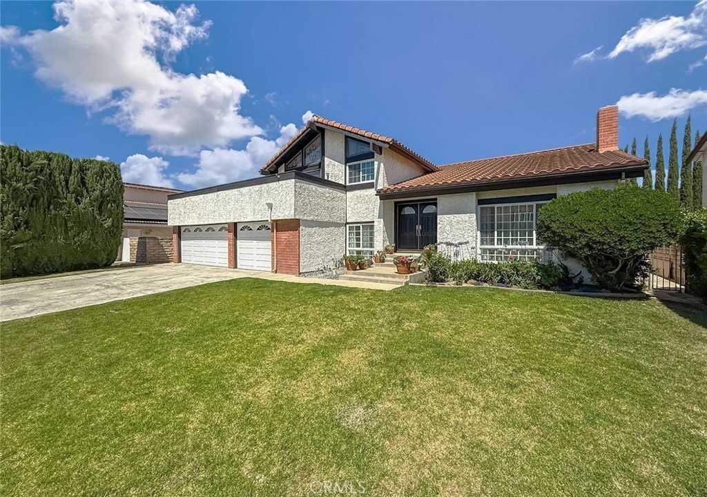 3301 Blue Ridge Ct - Photo 3 of 50