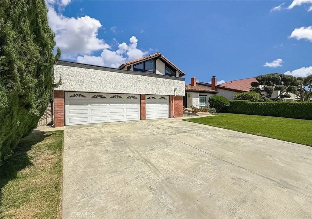 3301 Blue Ridge Ct - Photo 4 of 50