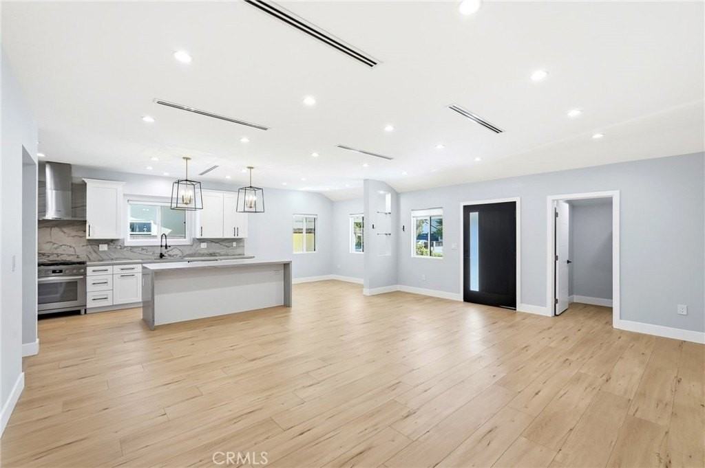 4635 Kraft Ave - Photo 6 of 23