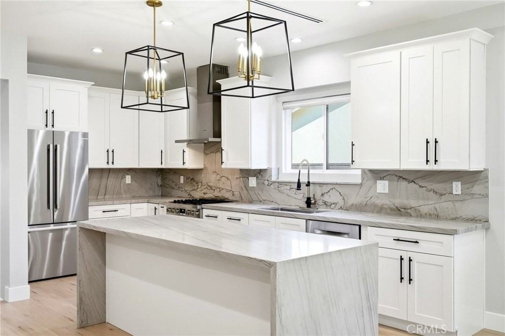 4635 Kraft Ave - Photo 7 of 23