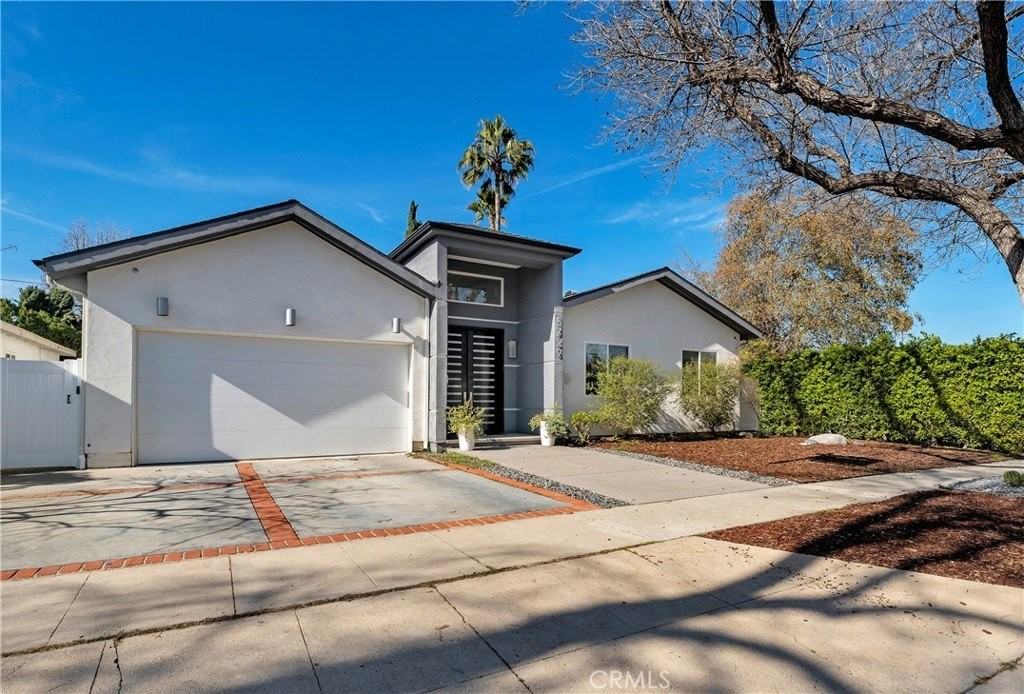 5729 Ostrom Ave - Photo 3 of 23