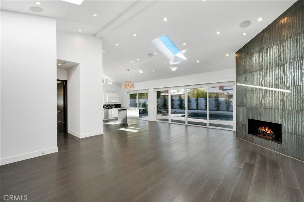 5729 Ostrom Ave - Photo 6 of 23