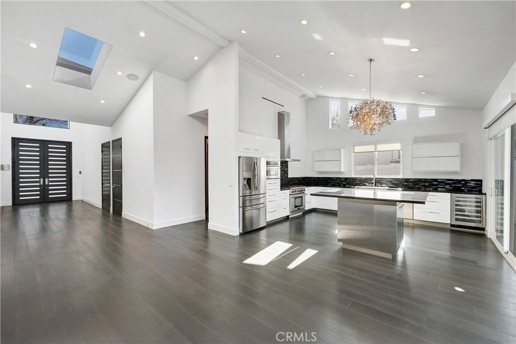 5729 Ostrom Ave - Photo 7 of 23