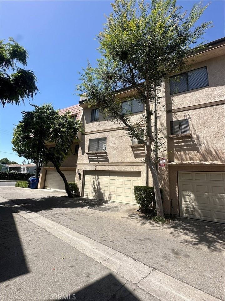 9000 Vanalden Ave #156 - Photo 2 of 2