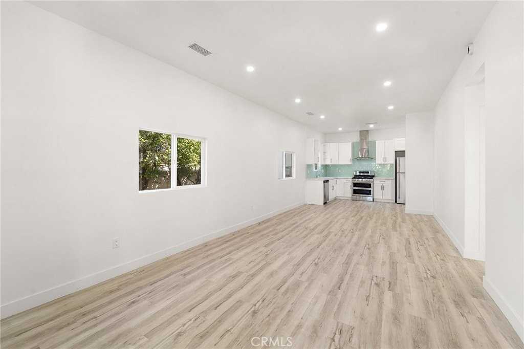 10730 Strathern St - Photo 3 of 50