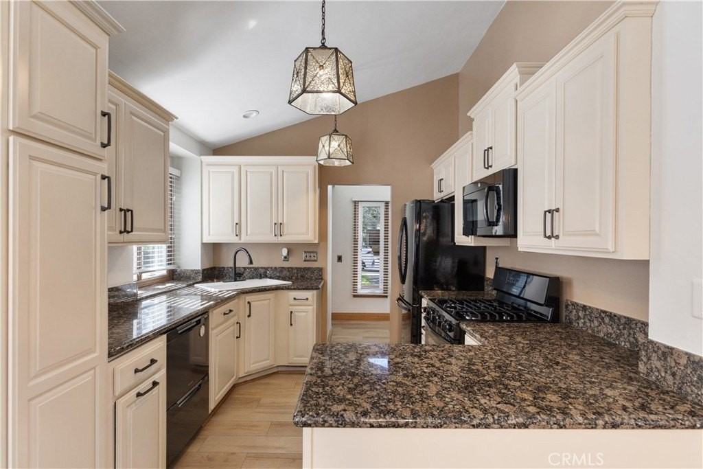 38501 Oaktree Loop - Photo 6 of 26