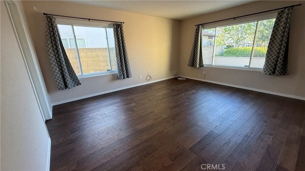 10720 Andy St - Photo 3 of 33