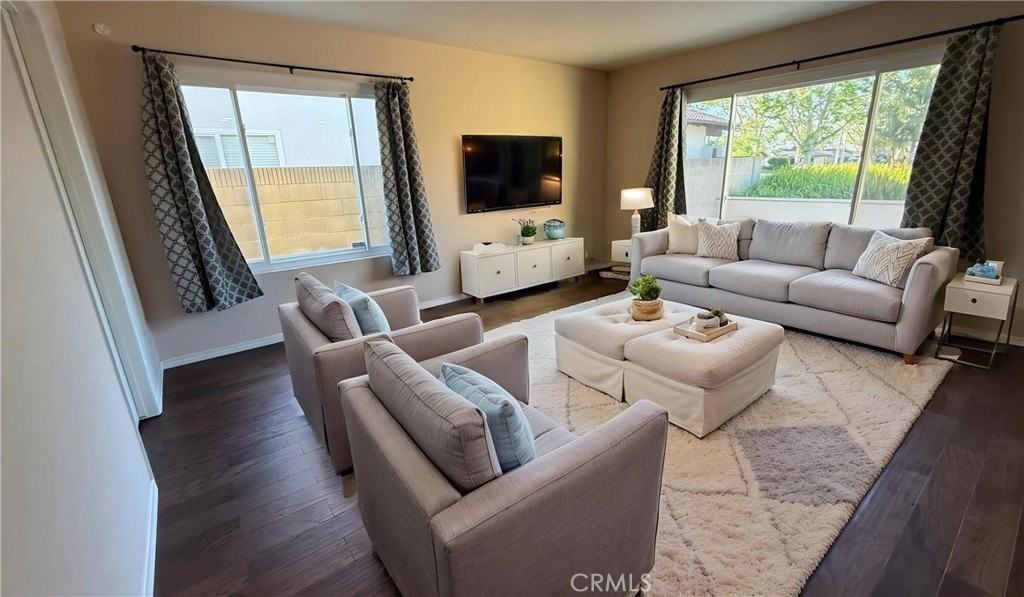 10720 Andy St - Photo 4 of 33