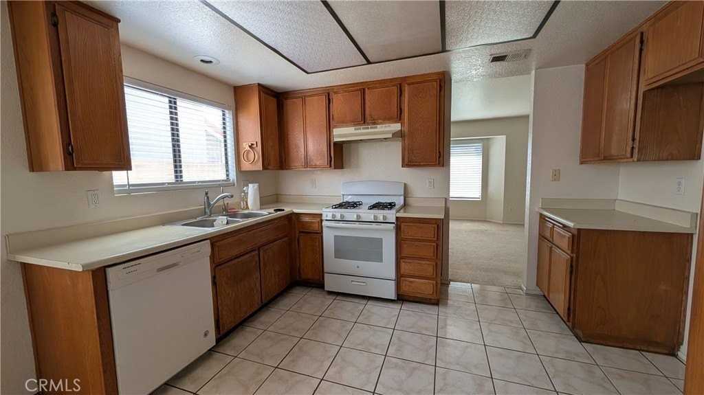 9455 Fremontia Ave - Photo 3 of 12