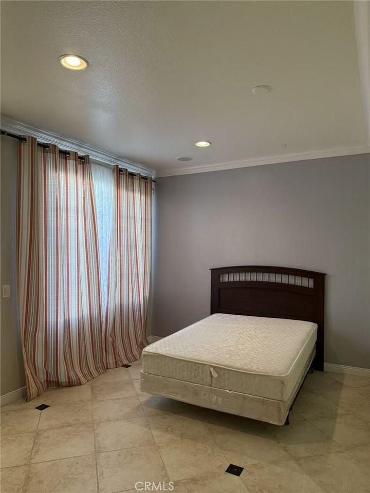 6788 Morehouse St - Photo 2 of 5