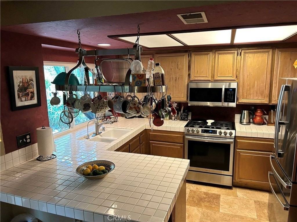 1908 E Calico Dr - Photo 3 of 11