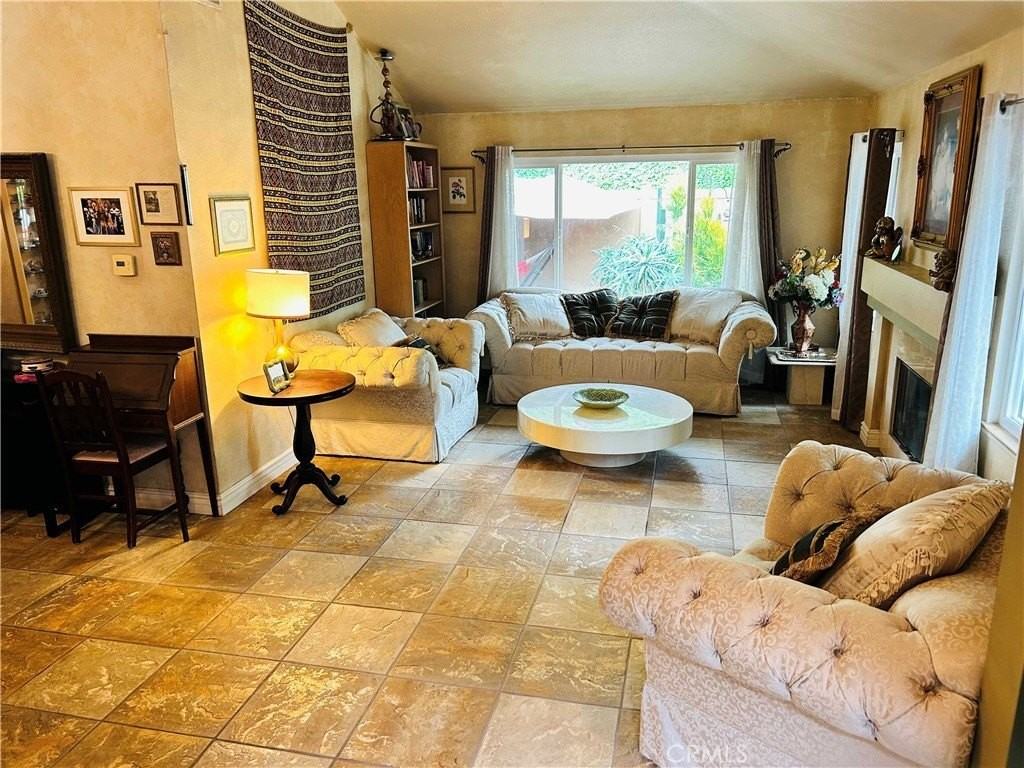 1908 E Calico Dr - Photo 4 of 11