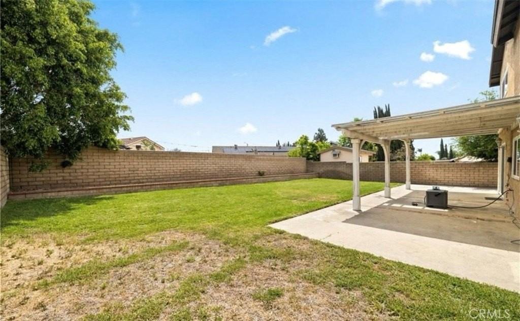 2631 S Cucamonga Ave - Photo 2 of 17