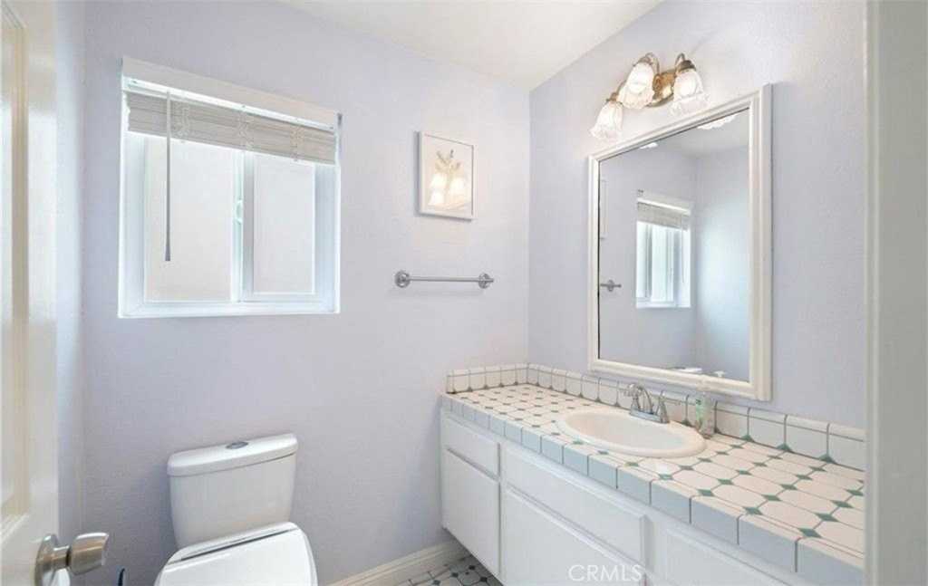 2631 S Cucamonga Ave - Photo 5 of 17