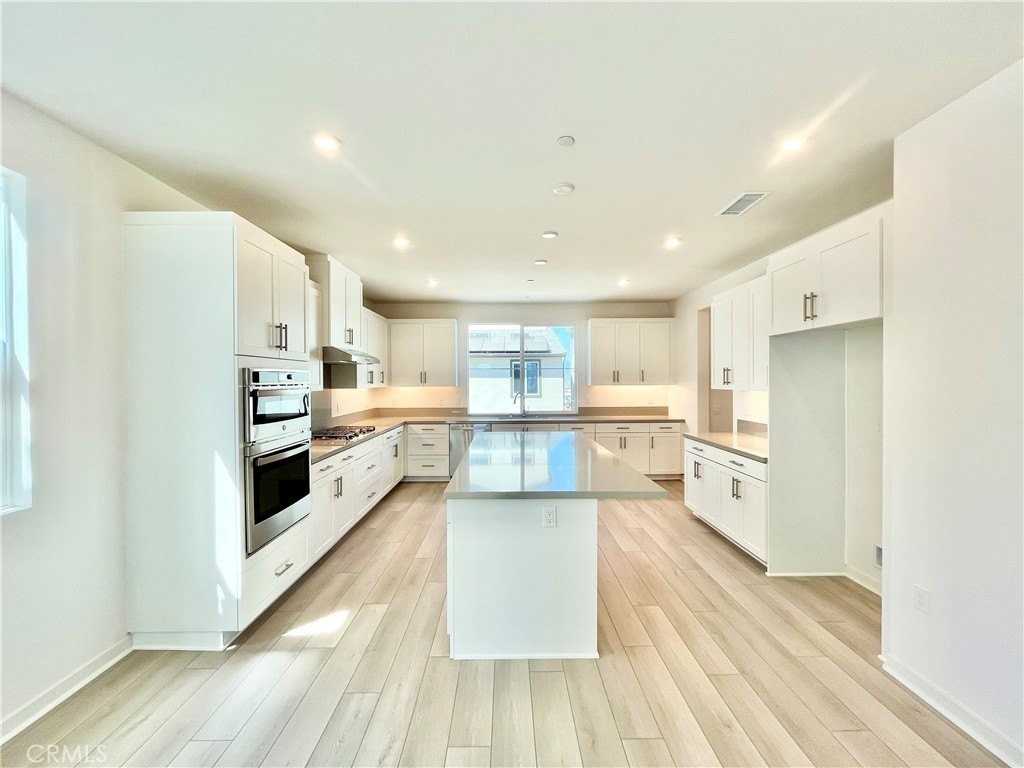 27312 Maverick Pl - Photo 3 of 32