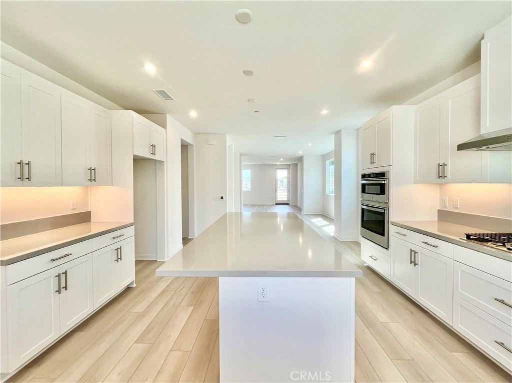 27312 Maverick Pl - Photo 4 of 32