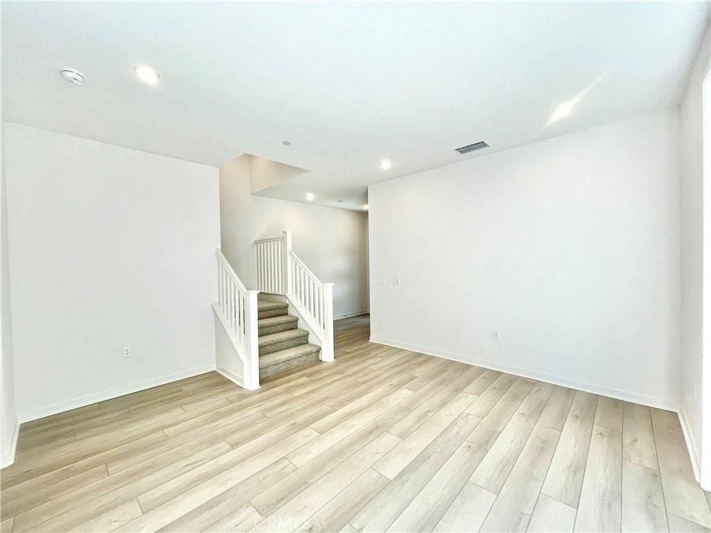 27312 Maverick Pl - Photo 7 of 32