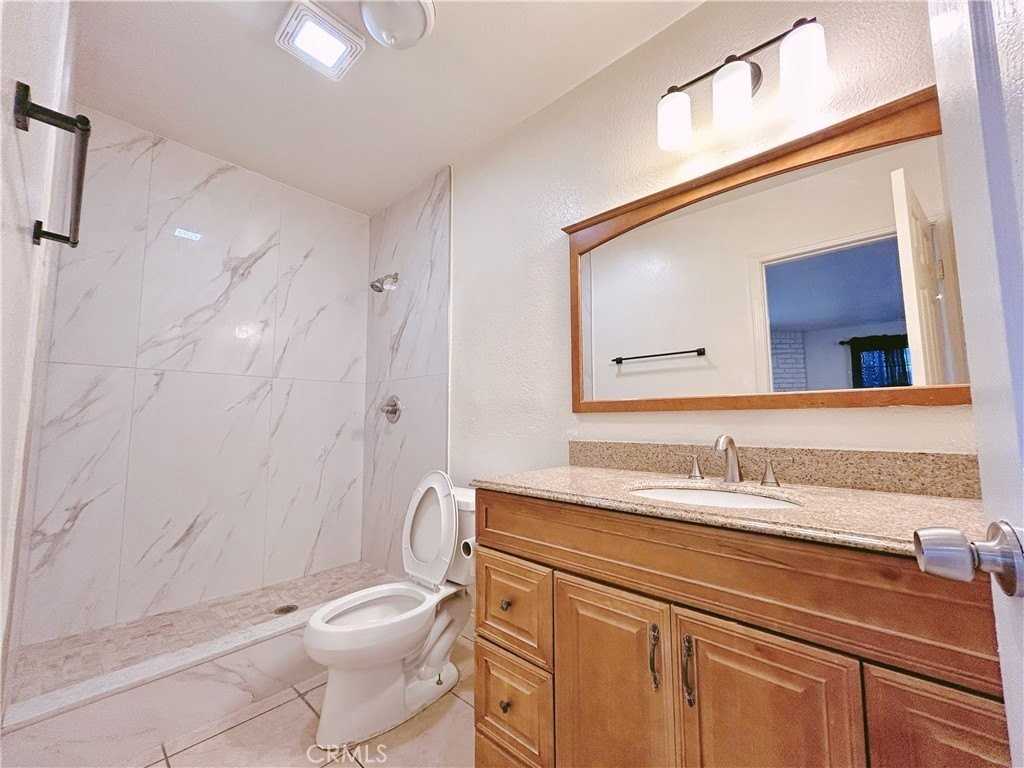 942 Barbara Ln - Photo 6 of 8