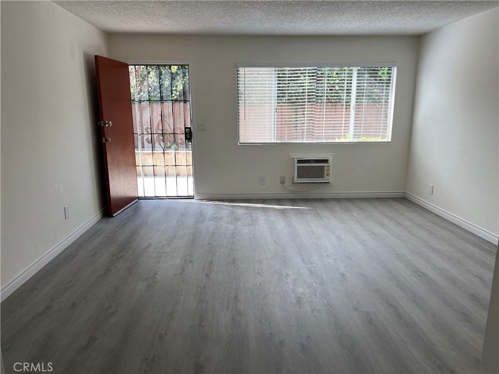 662 N Gordon St #A - Photo 5 of 14