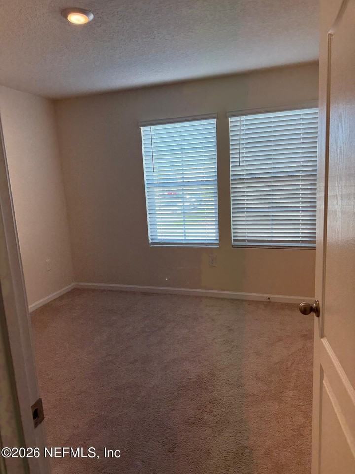 855 Centennial St - Photo 4 of 9