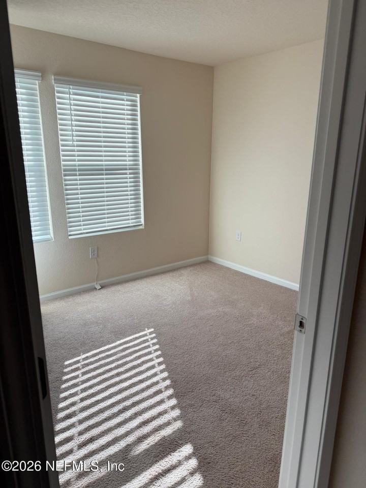 855 Centennial St - Photo 5 of 9