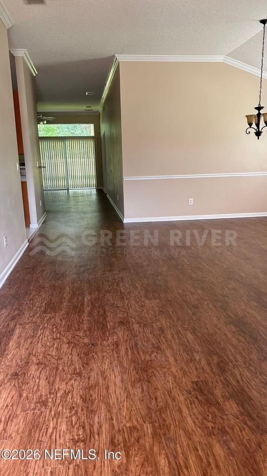 2522 Willow Creek Dr - Photo 5 of 30