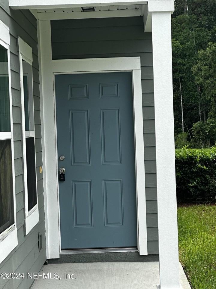 458 Servia Dr - Photo 3 of 32