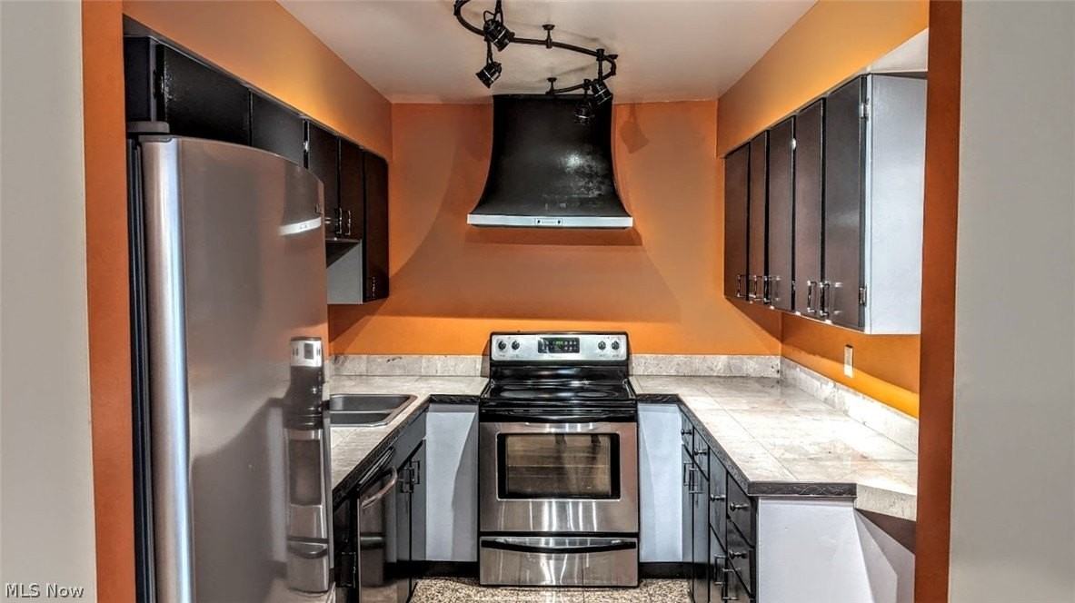 25 Trenton Sq - Photo 4 of 38