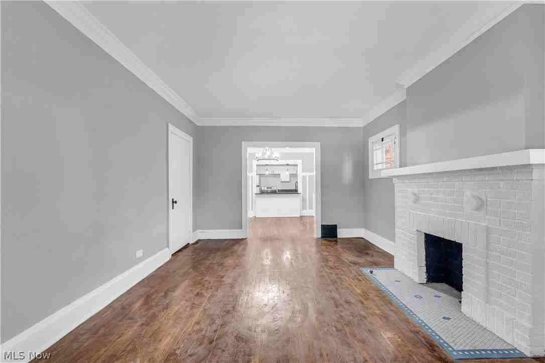 1353 Phelps Ave #2 - Photo 3 of 19