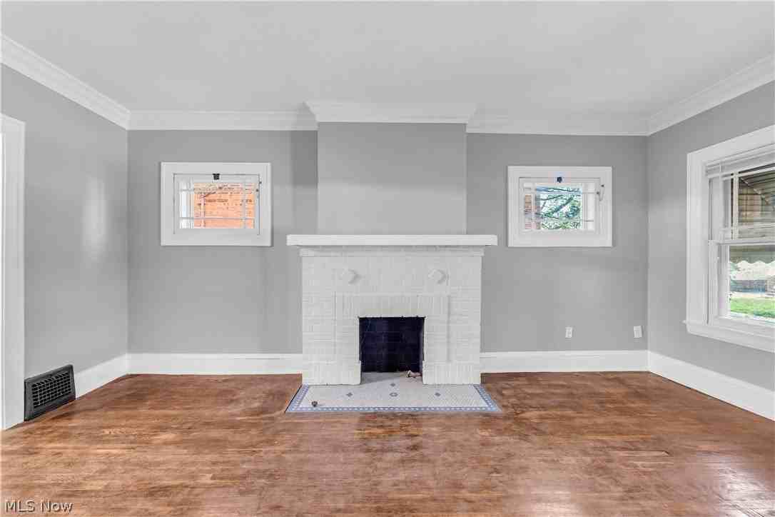 1353 Phelps Ave #2 - Photo 4 of 19