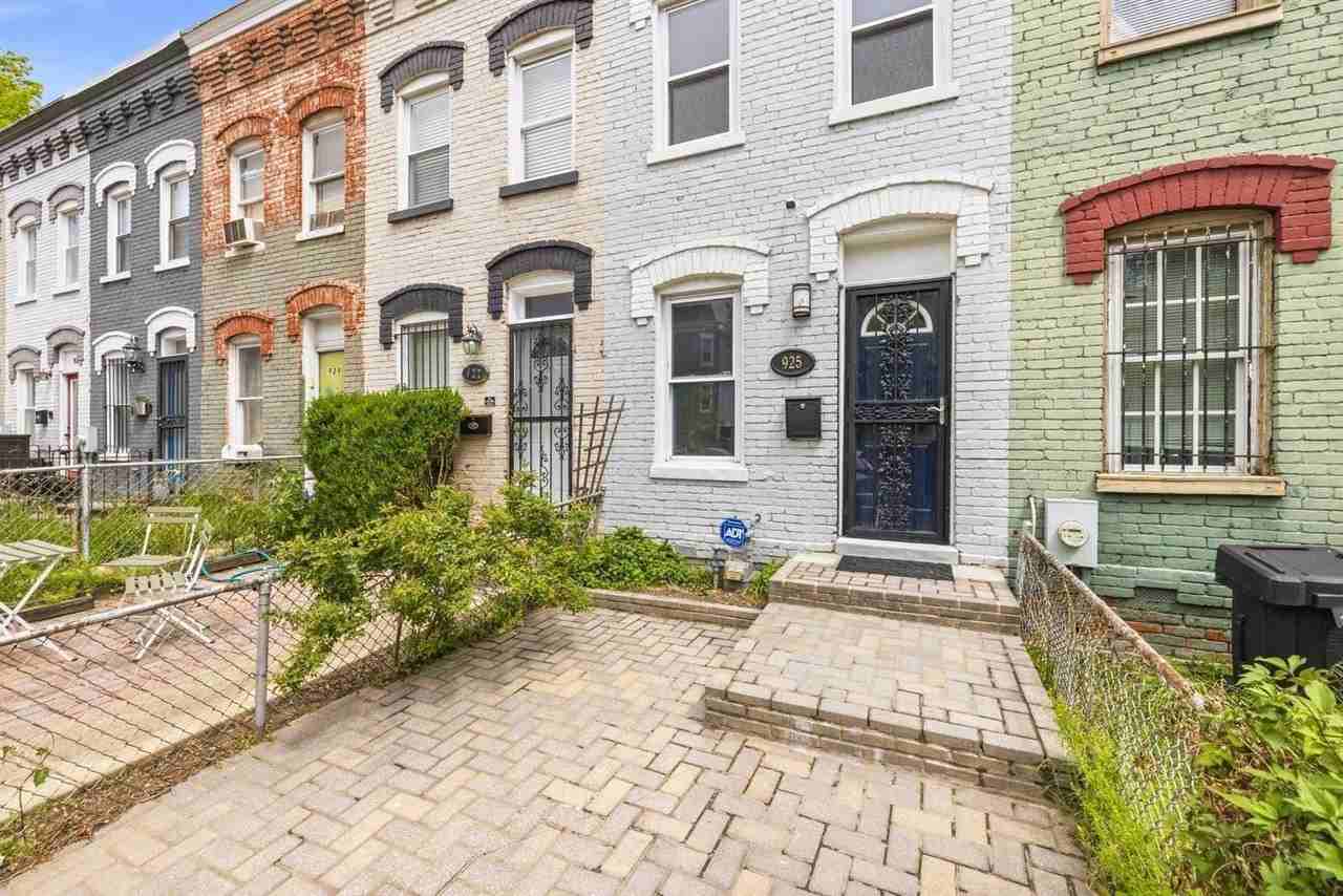 925 8th St Ne - Photo 2 of 18