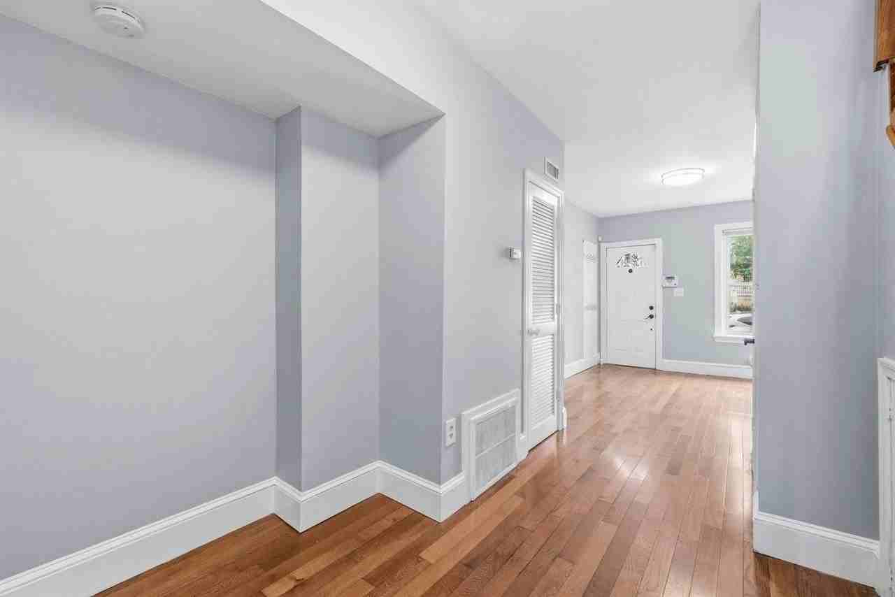 925 8th St Ne - Photo 7 of 18